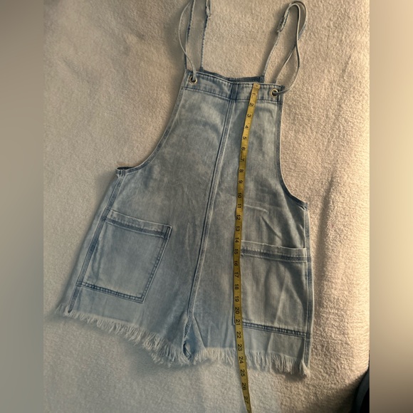 Aerie Double Strap Shortall Light WashDenim Romper NWT Medium - Picture 9 of 11